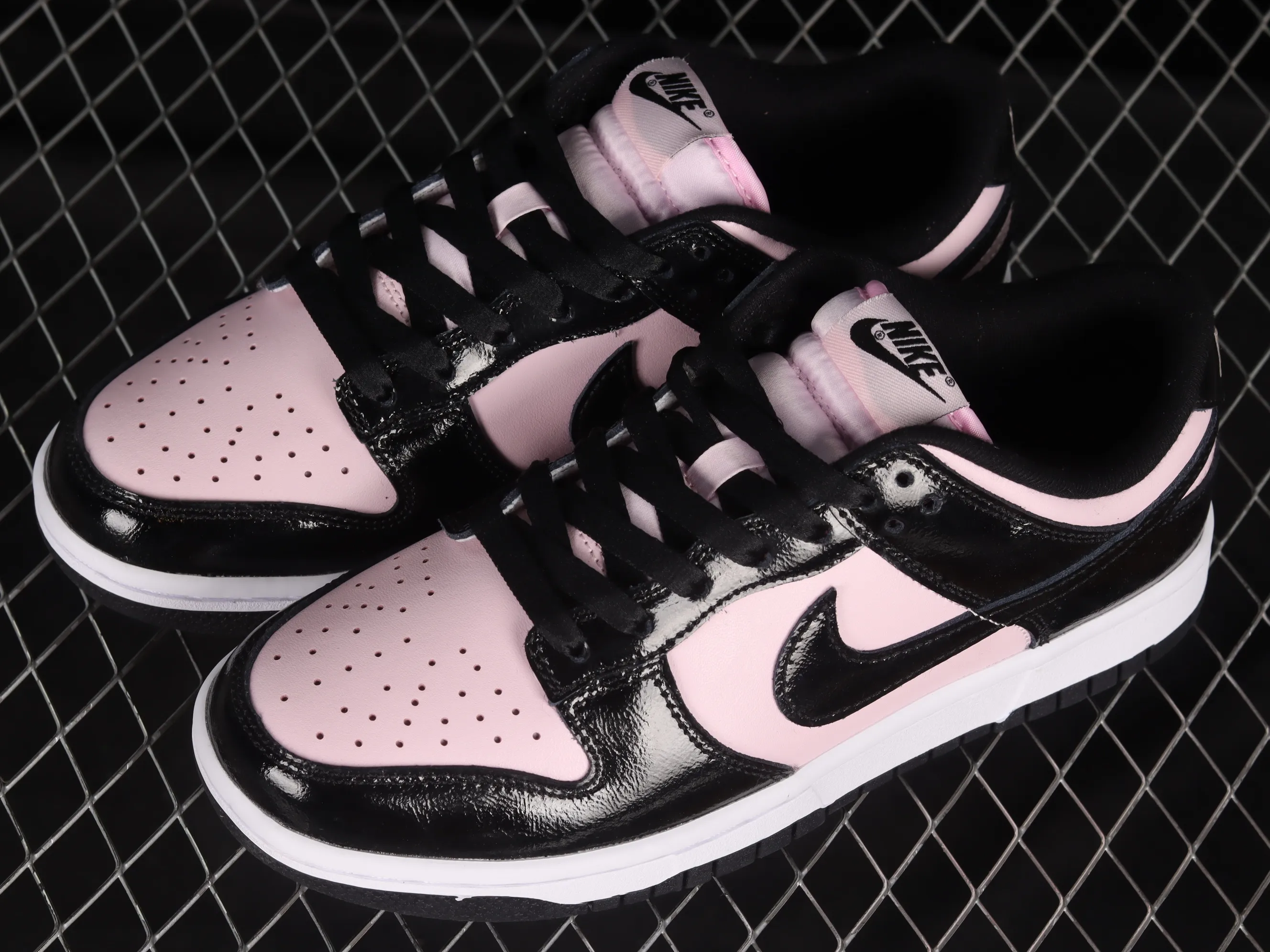 All categories Nk SB Dunk series Nk SB Dunk Low low-top sneakers F version Nk Dunk Low "Pink Black" black pink SB low-top sports and leisure sneakers DJ9955-600